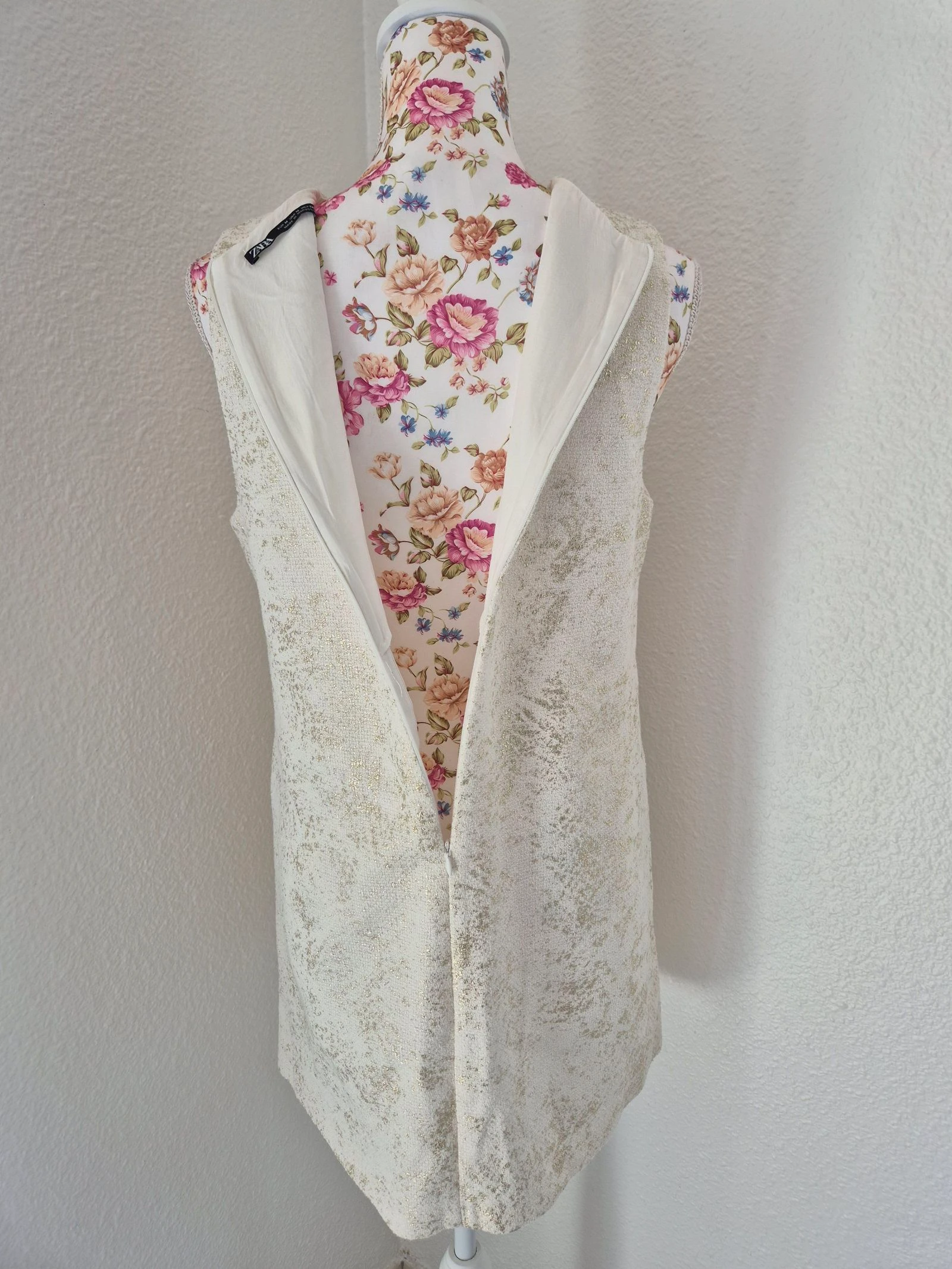 Vestido reto Zara M 38 tweed cru e dourado sem mangas chique elegante noite cerimônia – photo 6